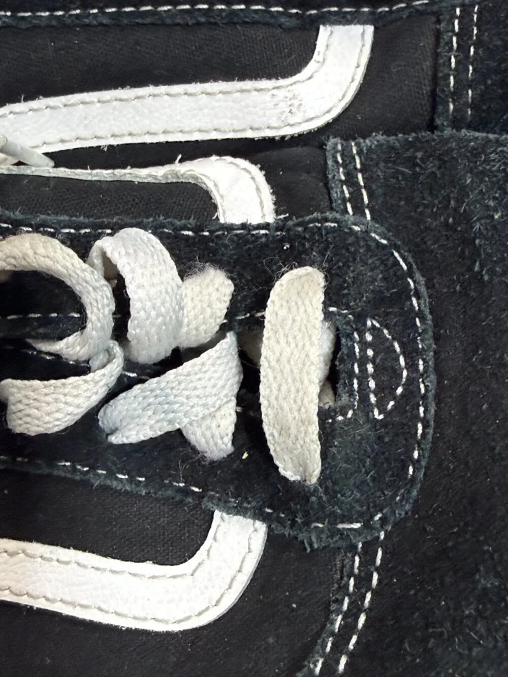 Vans Old Skool Classic Black Suede Low Top Sneakers Youth Size 6